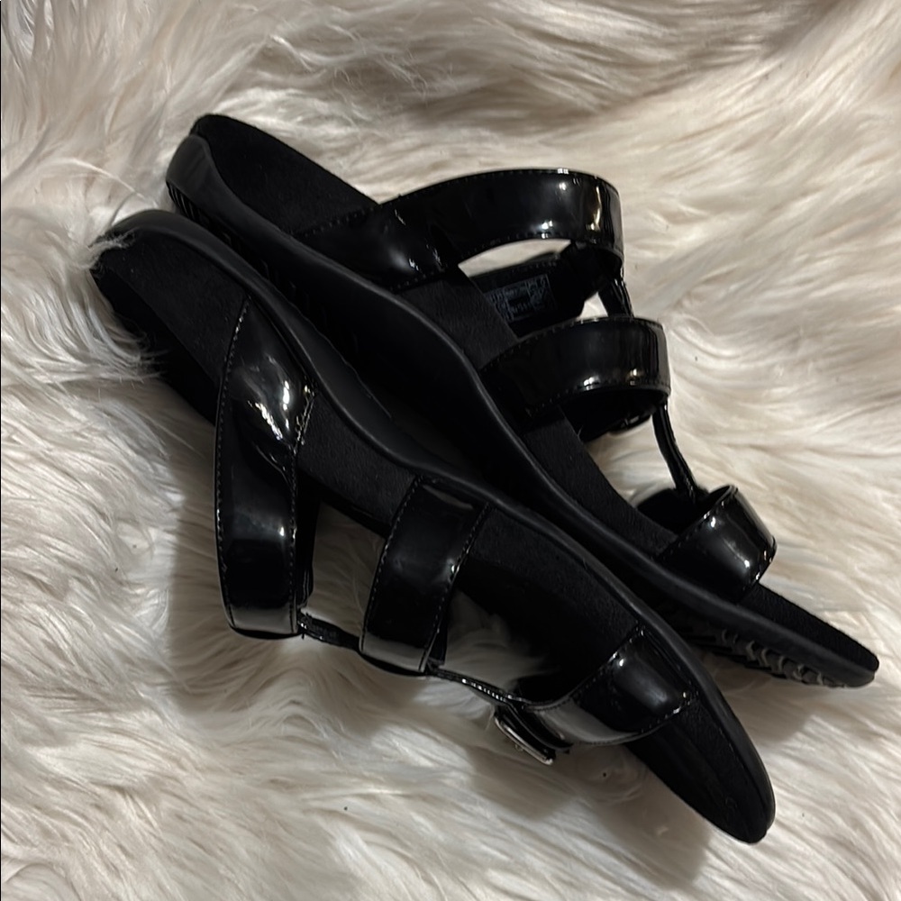 Vionic Black Sandals With Adjustable Straps And C… - image 2